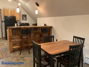 MOJO'S LOFT - Image 3