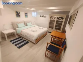 Apartment 55 m2, sunny garden & pool in Villa 1905 - Image 2