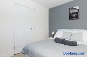 Parking - Wi-Fi -Near Falkirk & Stirling -Sleeps 9 - Image 2