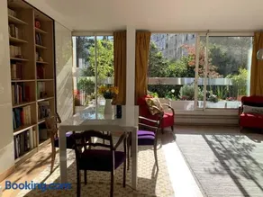 Beautiful Paris Centre apartment in garden - Image 2