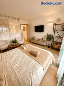 Marina Cozy Studio - Near Port & Beach - Image 1
