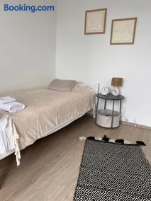 Gemütliche 3 Zimmer Wohnung mit Balkon und Fernblick - Image 3