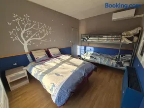 Chambre bleu dans un appartement independant de l habitation - Image 1