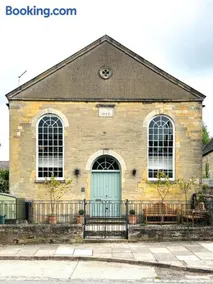 Beautiful Stylish 3 Bedroom Converted Chapel Dog Friendly Central - Image 1