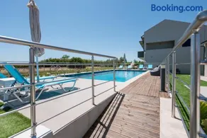 Oasis Apartments - Image 2