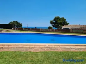 S'Agaró Apartment with sea views and pool - Image 1