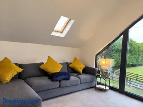 Close to Center Parcs Longford - Entire House - Image 5