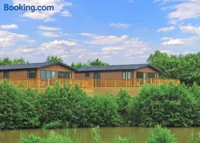 Kingswood Golf And Leisure Park - Image 2