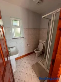 Wild Atlantic Way Guesthouse - Oranmore - Image 5