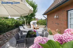 Rosen Huus 2 - Image 1