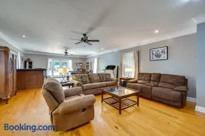 Pet-Friendly Fort Valley Home w/ Private Pool - Image 2