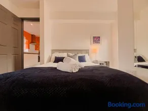 Flat 4 - Broadhurst Court - Cosy Apt- Sleep 4 - Free parking - Image 5