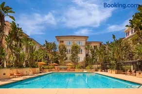 Peaceful Spacious King Bed Getaway in Playa Vista - Image 1