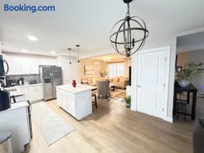 Private 3br & basement 3bth near Trail golf & Lake - Image 2