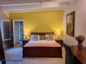 Bishopsfield Guesthouse Rondebosch - Image 2