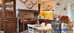 Maison charmante à Mauzun avec jardin et patio fleuri - Image 2