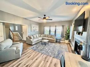 Beautiful, Spacious, Hidden Gem In Heart Of Wilmington - Image 3
