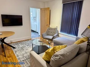 Beautiful City Centre Apartment With Garden - Image 1