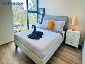 Burwood Retreat Near Deakin Uni With Free Parking - Image 3