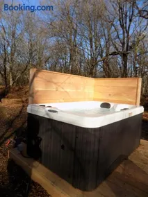 Tente luxe avec jacuzzi vue lac 3 - Image 1