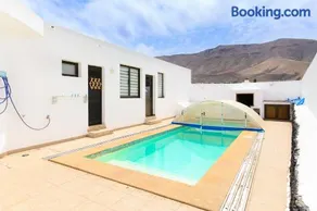 Famara Beach Apt - Image 2