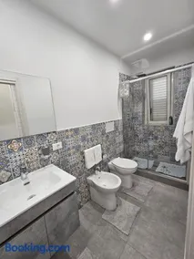 Flowers Apartments - Image 3