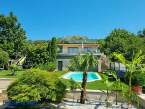 White villa - Image 2
