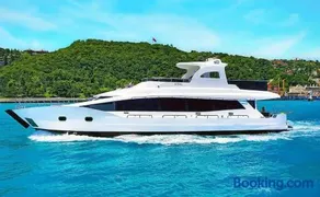 Albaker Tour VIP Yacht - Image 5