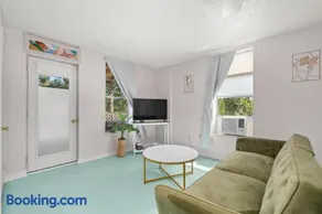 Sebring Circle Studio Stay- Postcard Mural Views - Image 5
