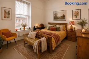 Devington Mansion House Apartment - Image 5