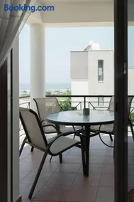 Chloraka Sea View Apt with Pool - Image 1