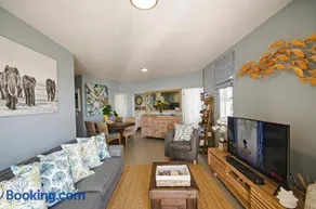 The Atlantic Blue Bloubergstrand Beachfront Apt - Image 3