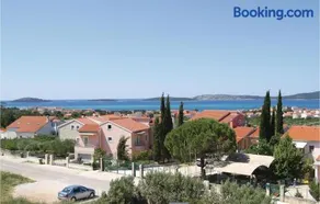 Four-Bedroom Holiday Home In Brodarica - Image 3