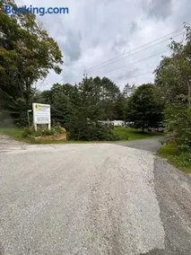 The Pines Cottage on the Lake - Image 2