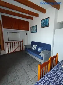Appartement convivial et familial avec internet haut débit | Vue ville | À côté de la plage - Image 4