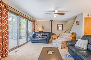 McKenzie's Lodge - Image 1