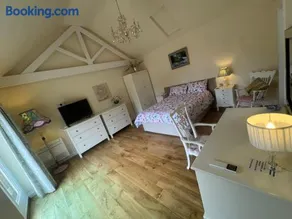 The Annexe Barnfield Farm 2 King Bed - Image 4