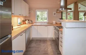 Three-Bedroom Holiday Home In Lundby - Image 4