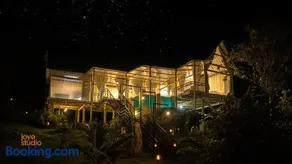 Yanai at Anai - Private Pool & Private Cook - Image 1
