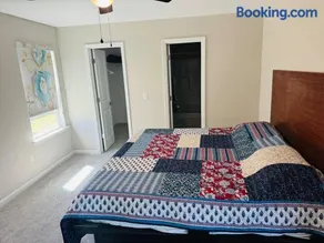 Entire home in Statesville, NC - Image 2