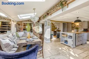 5 Bed in Blofield oc-s33037 - Image 2