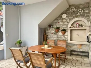 Apartment Simon - Old Stone Charm, Central Bol Life - Image 2