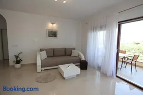 Apartments Krešan Soline - Image 3