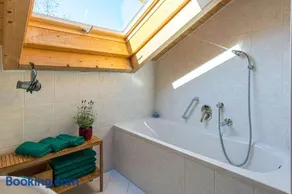 Alpenblick am Weissensee Ruhiges Apartment mit Balkon, Kamin und Netflix - Image 3