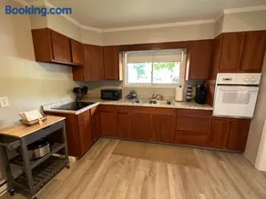 Swayzee St Suite - Image 2