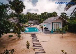 Bedrock Beach Bungalow - Image 2