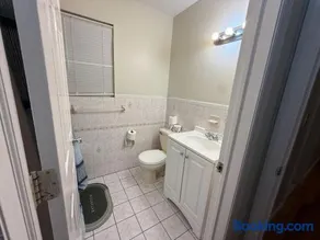 Urban haven 3 Kings bedroom near EWRNYC DTW - Image 3