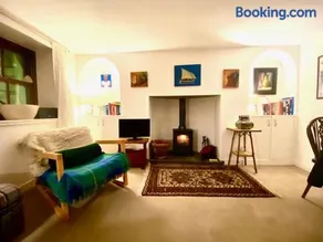A cosy seaside cottage - Image 4