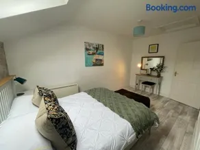 Rosebank Apartment no 3 - Image 2