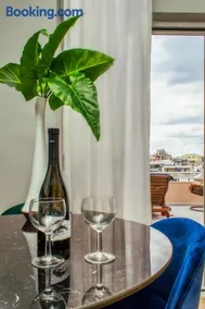 Luxury penthouse apartment near the city center - Image 4